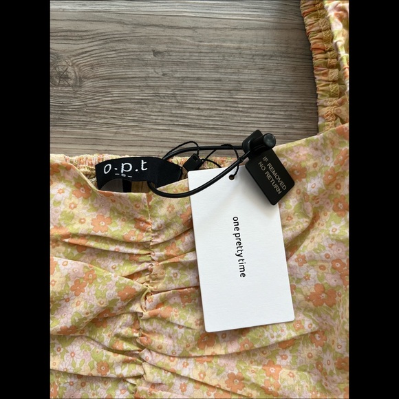 OPT Off Shoulder Puff Sleeve Floral Top - Picture 5 of 8